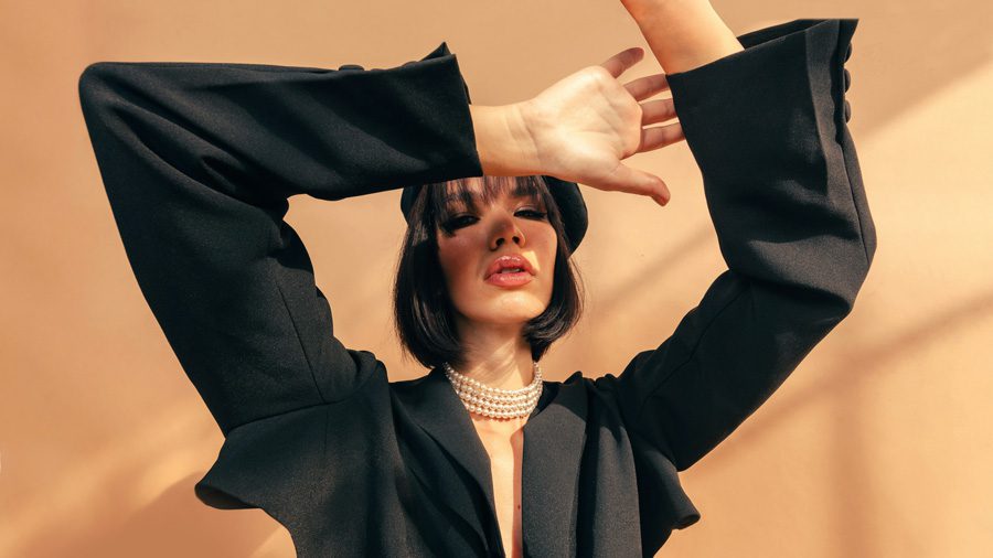 ¿Cuánto gana una modelo en Chile? Guía realista por tipo de trabajo