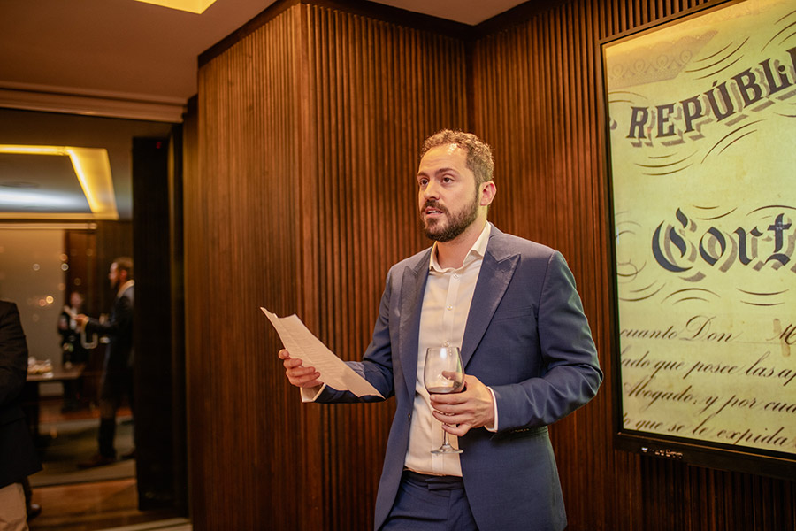 Speaker durante evento corporativo privado