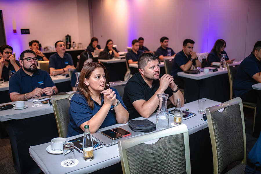 Público asistiendo a charla corporativa de Festo en Las Condes