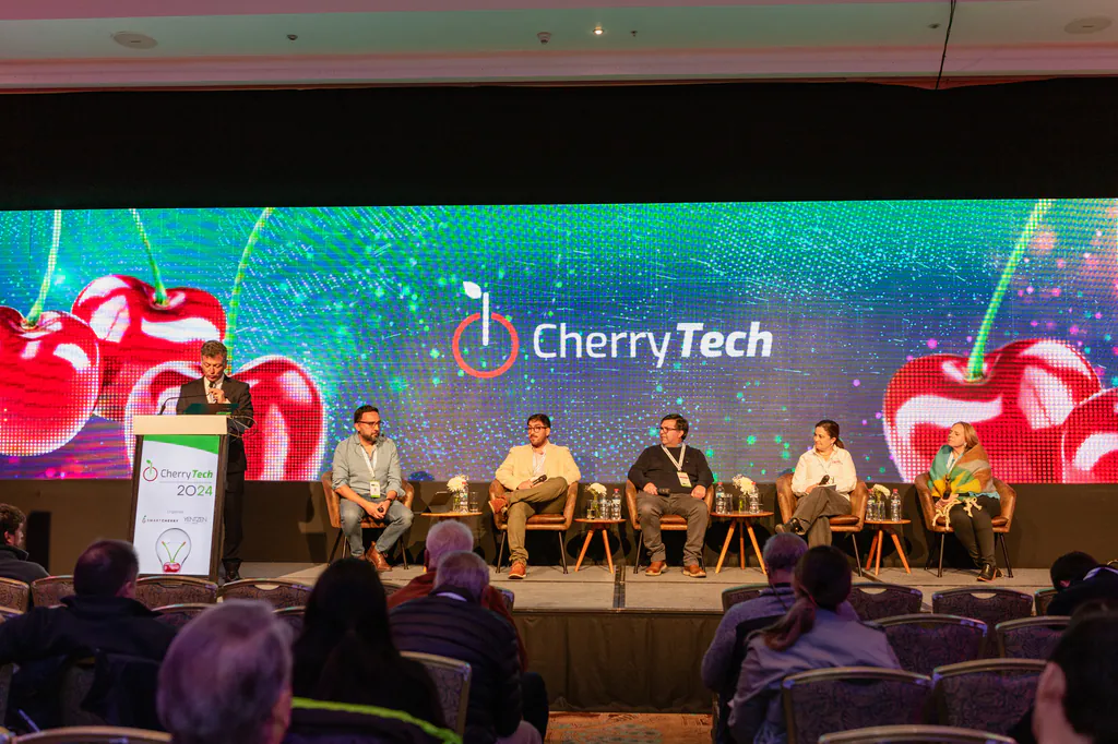 cherry-tech-panel-de-conversacion-monticello-162 vista general del panel principal de cherry tech con asistentes