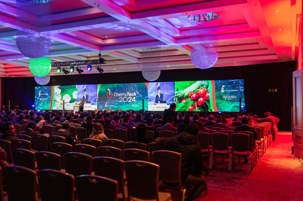 cherry-tech-vista-general-auditorio-monticello-133 salón principal preparado para evento de cherry tech en monticello