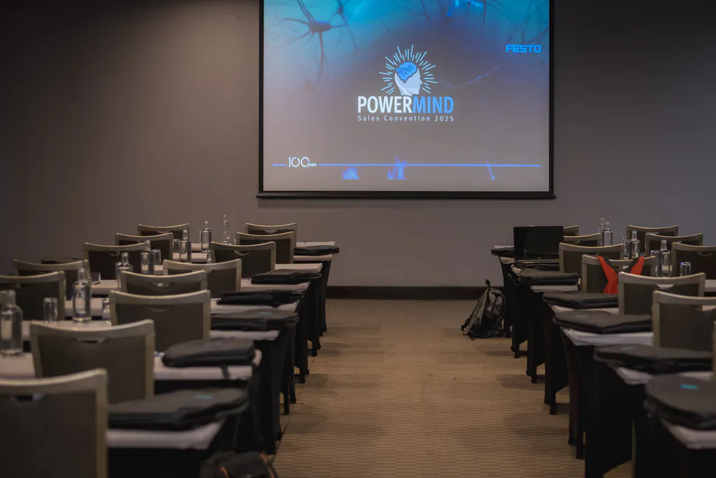 festo-powermind-salon-preparado-convencion-pullman-vitacura Salón preparado para Festo PowerMind Sales Convention en Hotel Pullman Vitacura