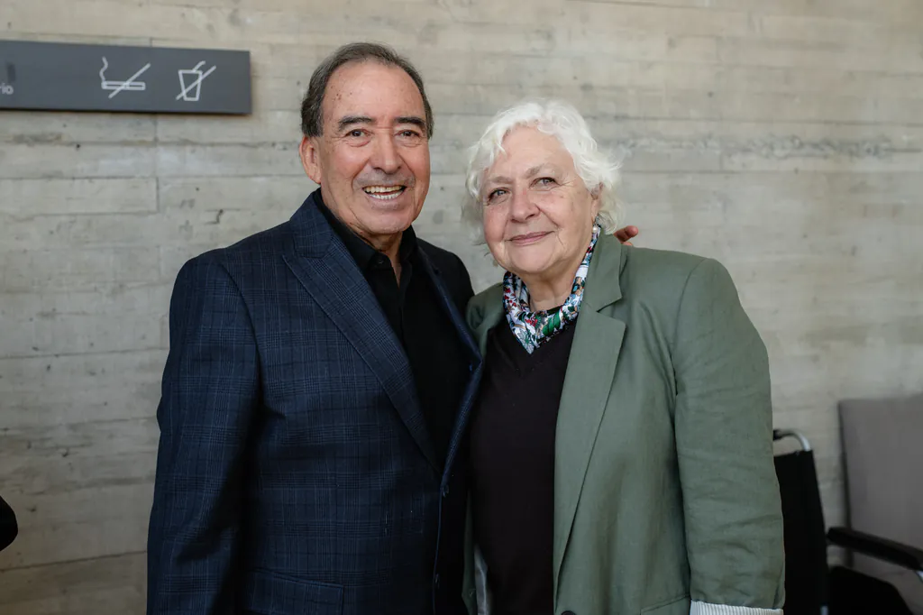 homenaje-nelson-caucoto-retrato-dos-invitados-muro-museo-de-la-memoria Nelson junto a Mónica González Mujica el homenaje por los 50 años de trayectoria de Nelson Caucoto