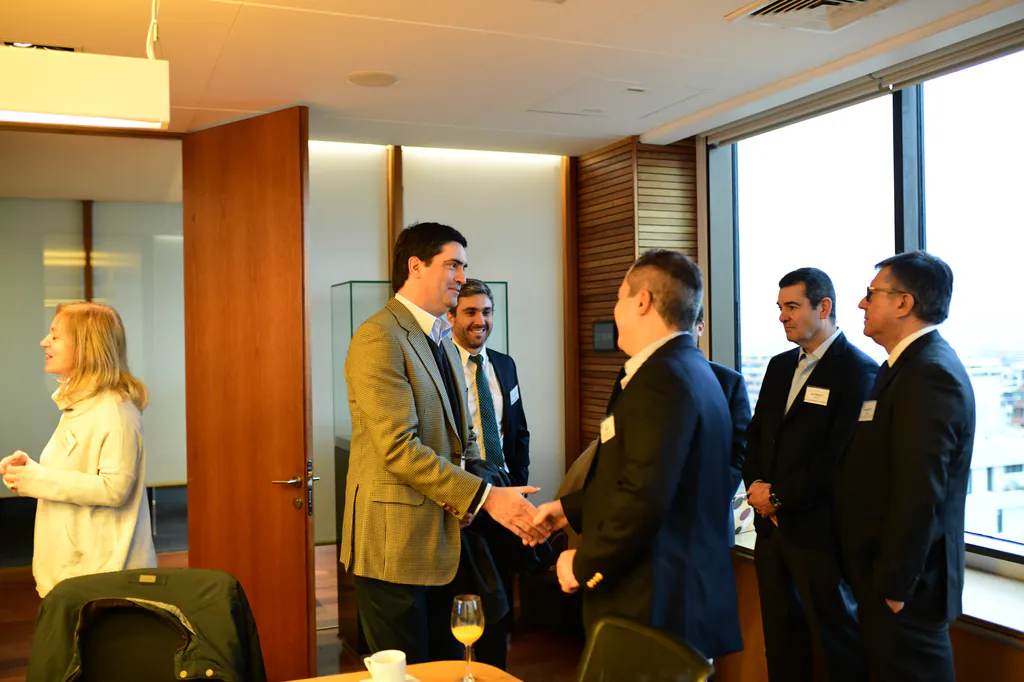 networking-gri-institute-santiago-15 Participantes de Chile en Movimiento durante instancia de networking