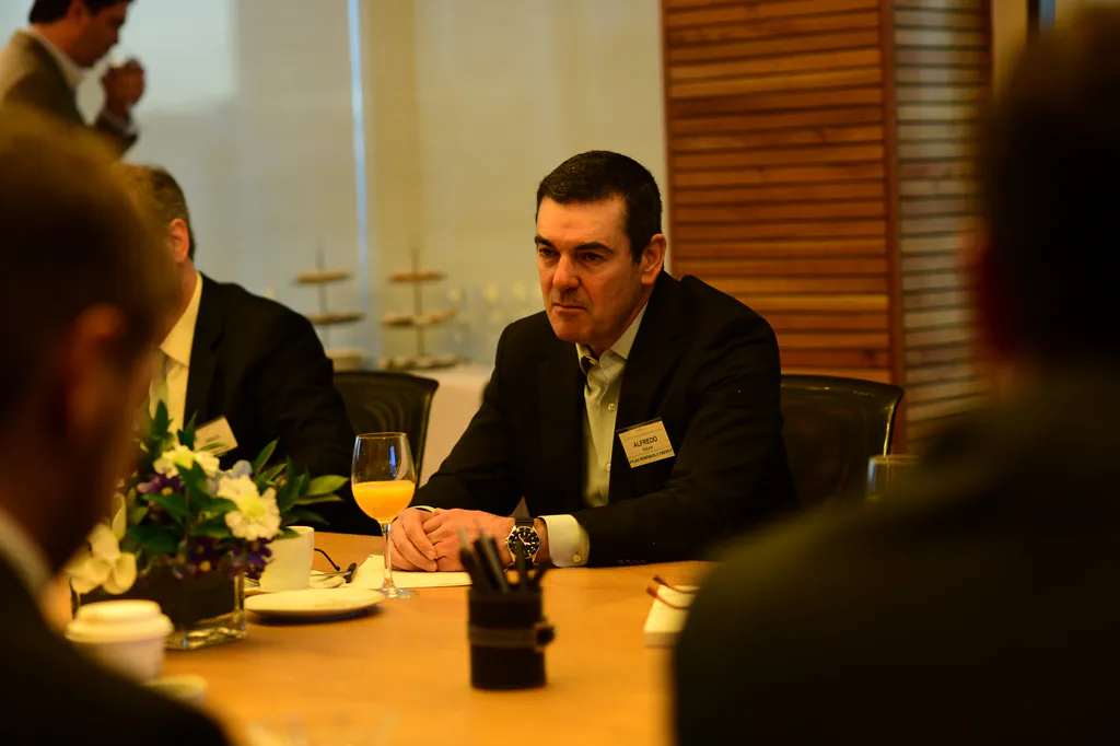 roundtable-gri-chile-en-movimiento-17 Participantes escuchando una intervención durante roundtable de GRI Institute